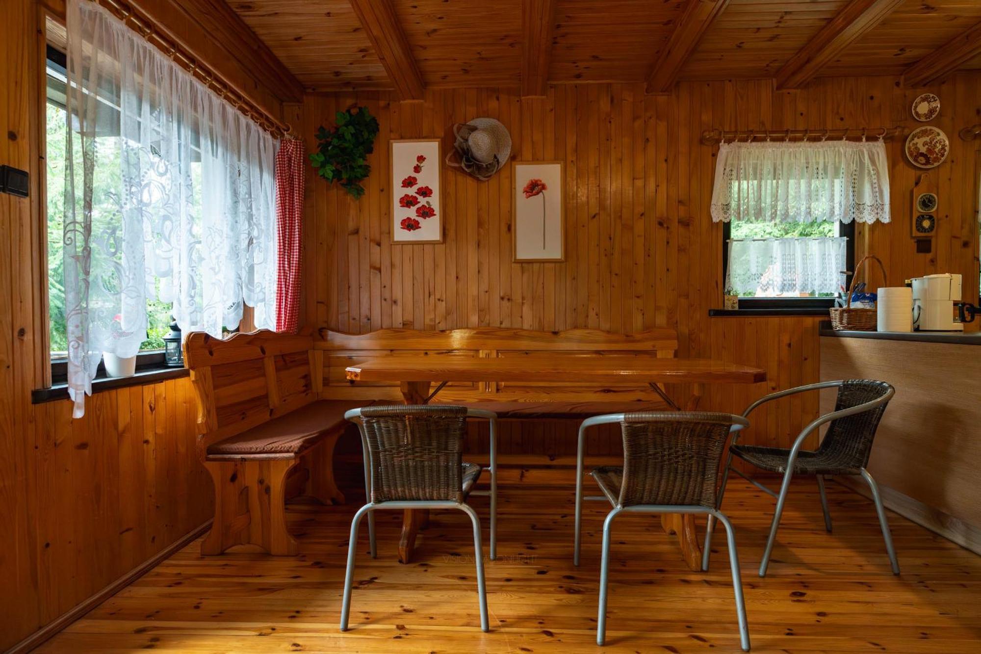 Domek Nad Jeziorem Kretowiny Exteriör bild
